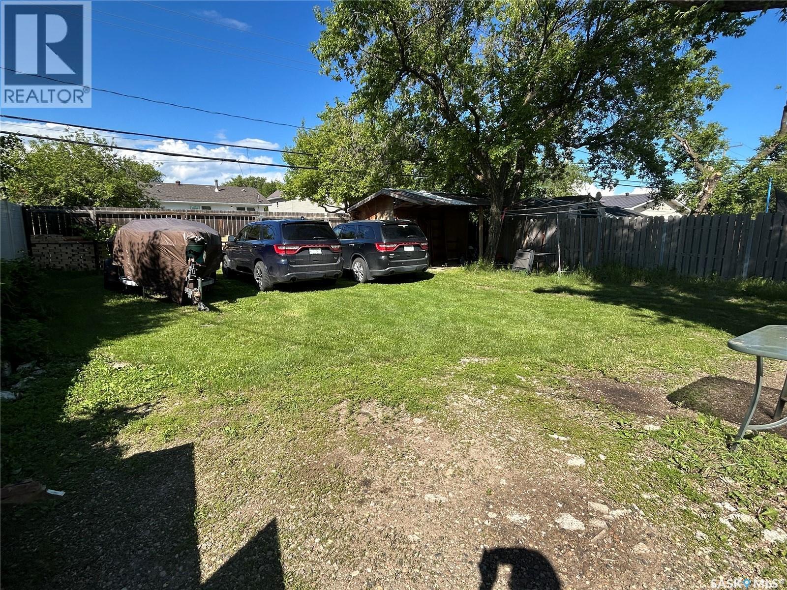 1517 3rd Street, Estevan, Saskatchewan  S4A 0S5 - Photo 36 - SK039478