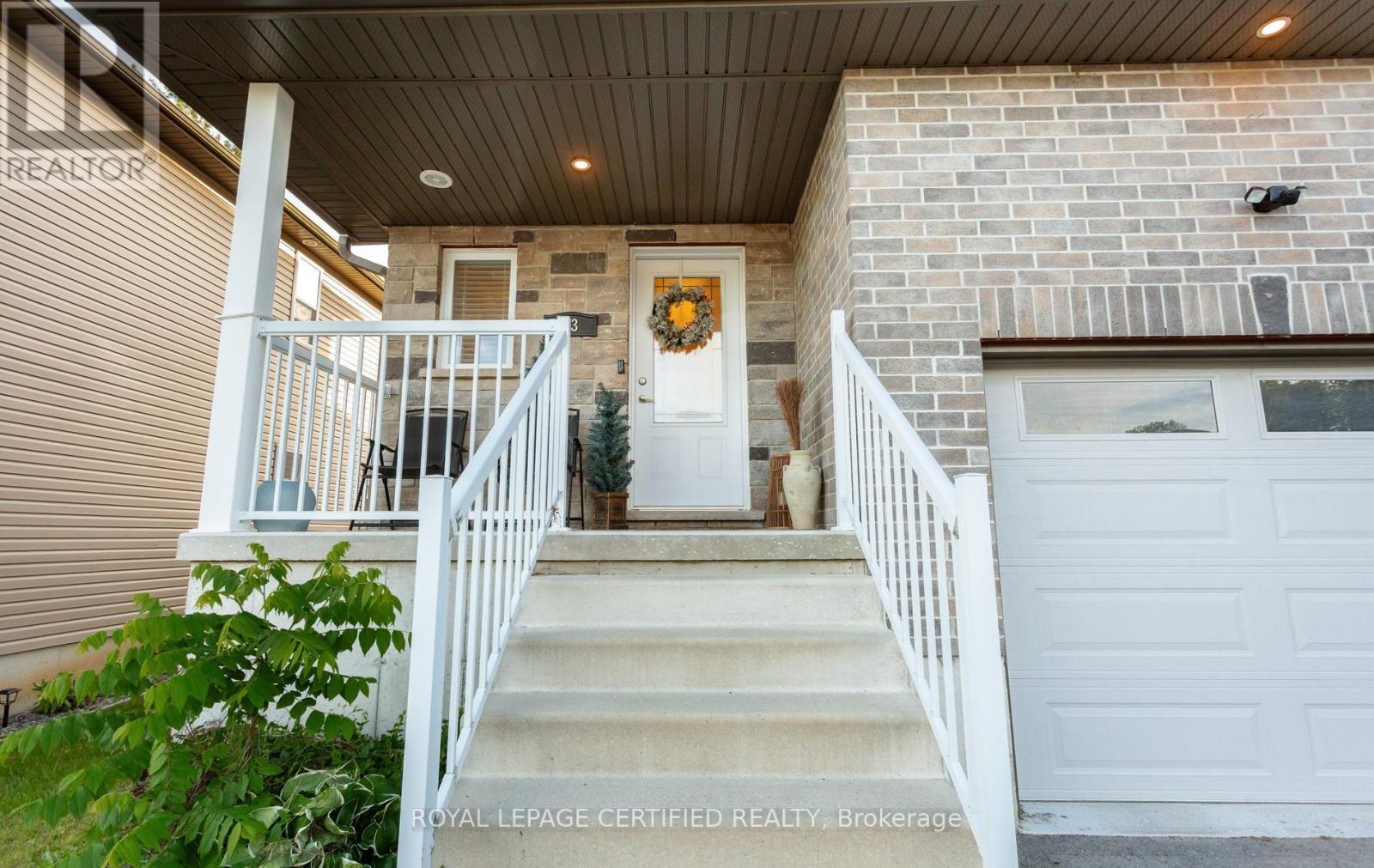 33 Kendell Lane, Ingersoll, Ontario  N5C 3J1 - Photo 2 - X13448772