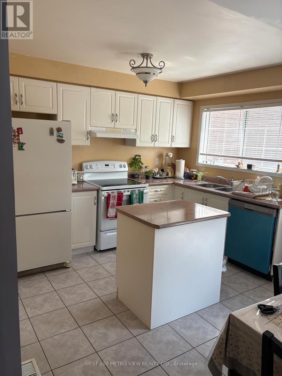 6 Michelle Drive, Vaughan, Ontario  L4L 9B8 - Photo 6 - N13448712
