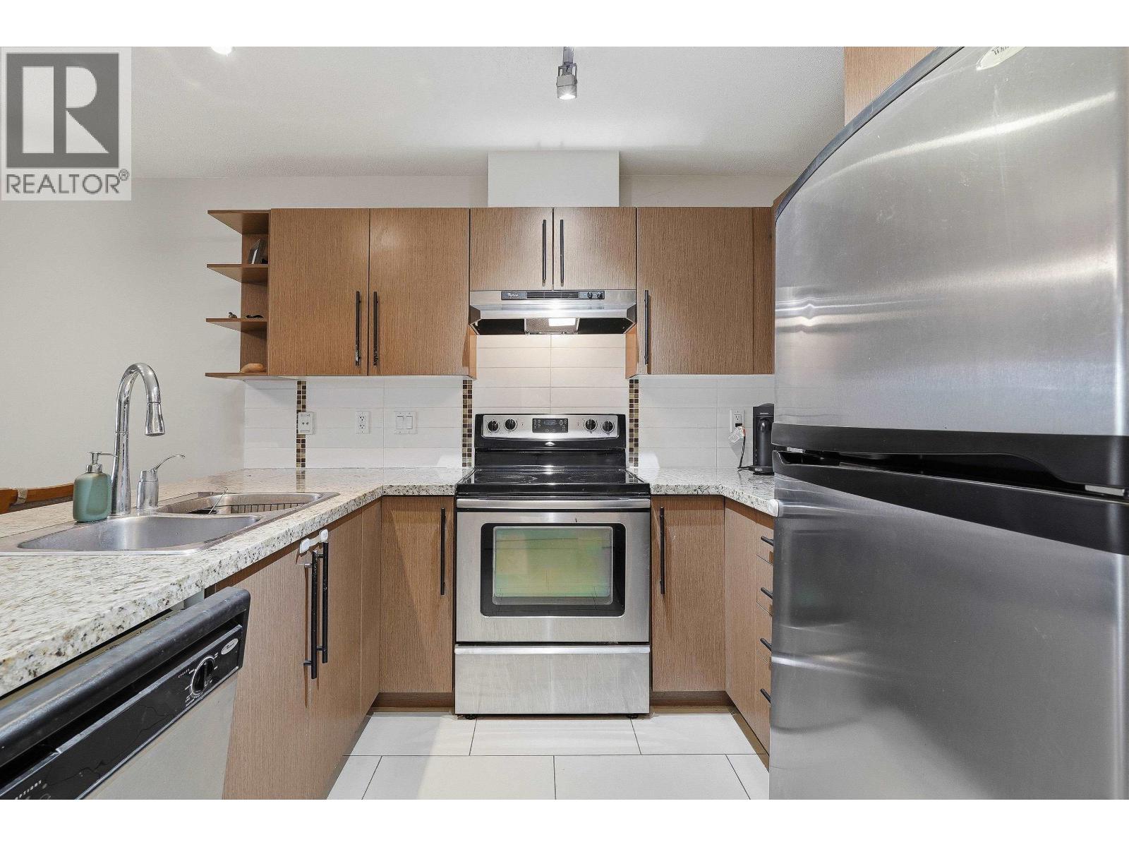 403 2088 Beta Avenue, Burnaby, British Columbia  V5C 0C8 - Photo 6 - R3136287