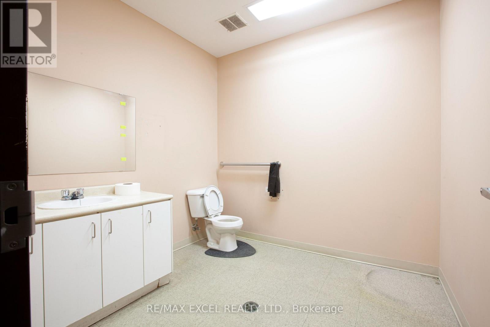 3 & 5 - 124 Milner Avenue, Toronto, Ontario  M1S 3R2 - Photo 26 - E13448792