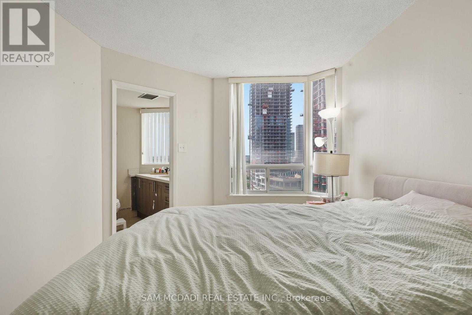 #1803 - 550 Webb Drive, Mississauga, Ontario  L5B 3Y4 - Photo 15 - W13448814