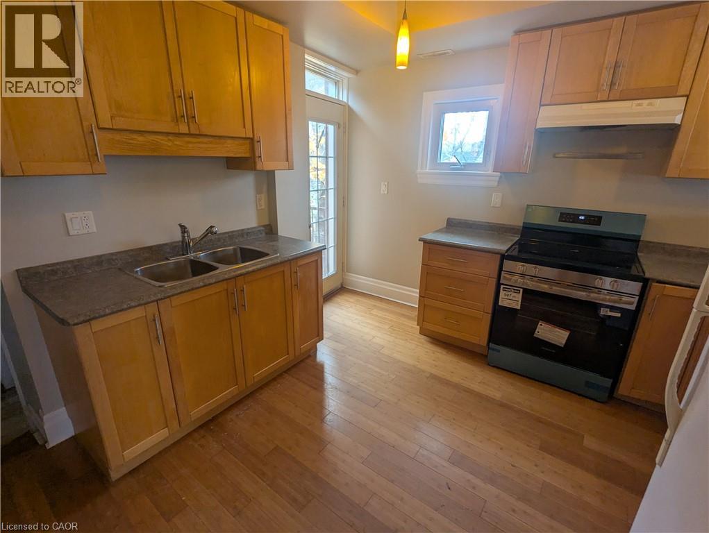35 Pearl Street S Unit# Upper, Hamilton, Ontario  L8P 3W7 - Photo 2 - 40840113