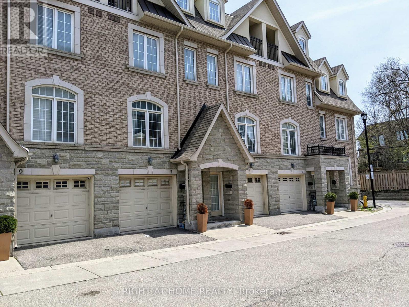 3 Hayes Lane, Toronto, Ontario M2N 0E7 - Photo 2 - C13448844