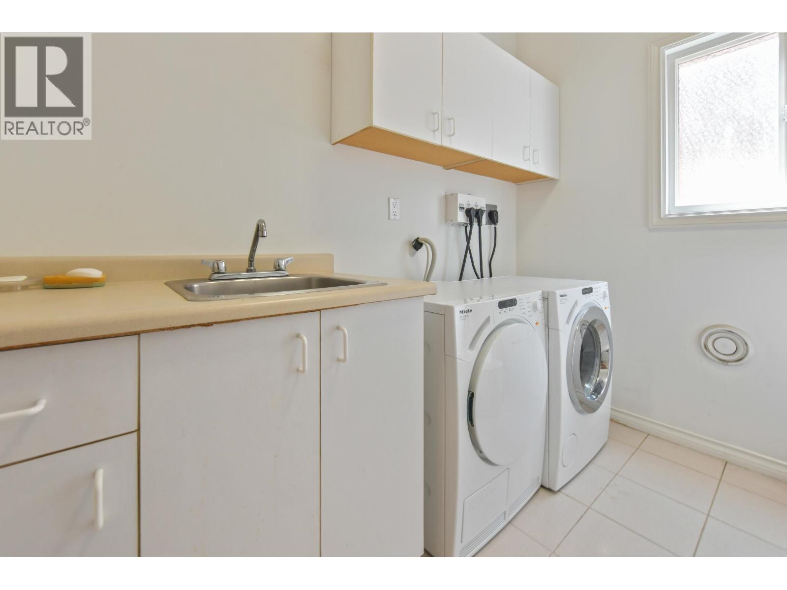 9760 Gilhurst Crescent, Richmond, British Columbia  V7A 1P2 - Photo 38 - R3136160