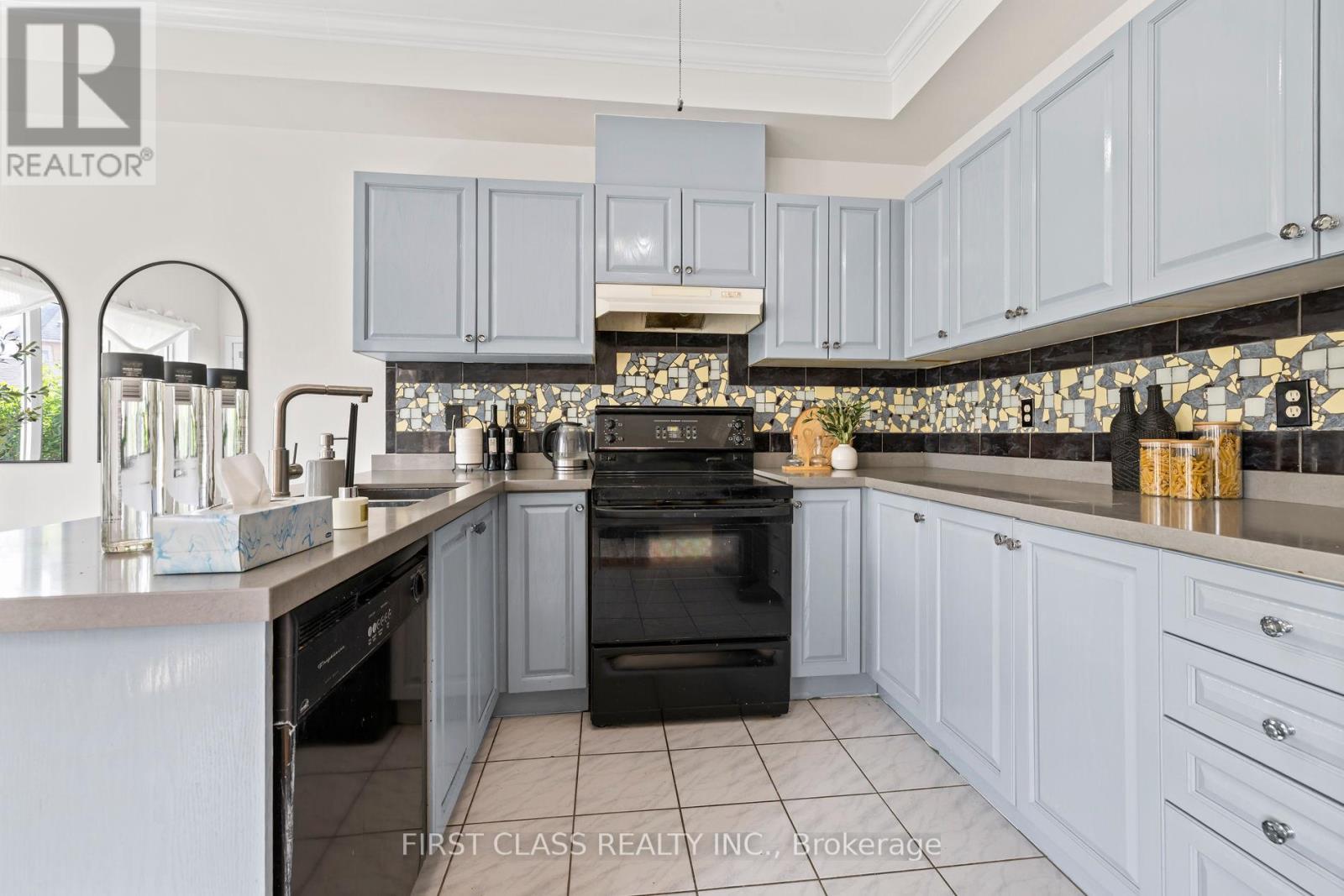 3181 Bentley Drive W, Mississauga, Ontario  L5M 6V8 - Photo 16 - W13448848