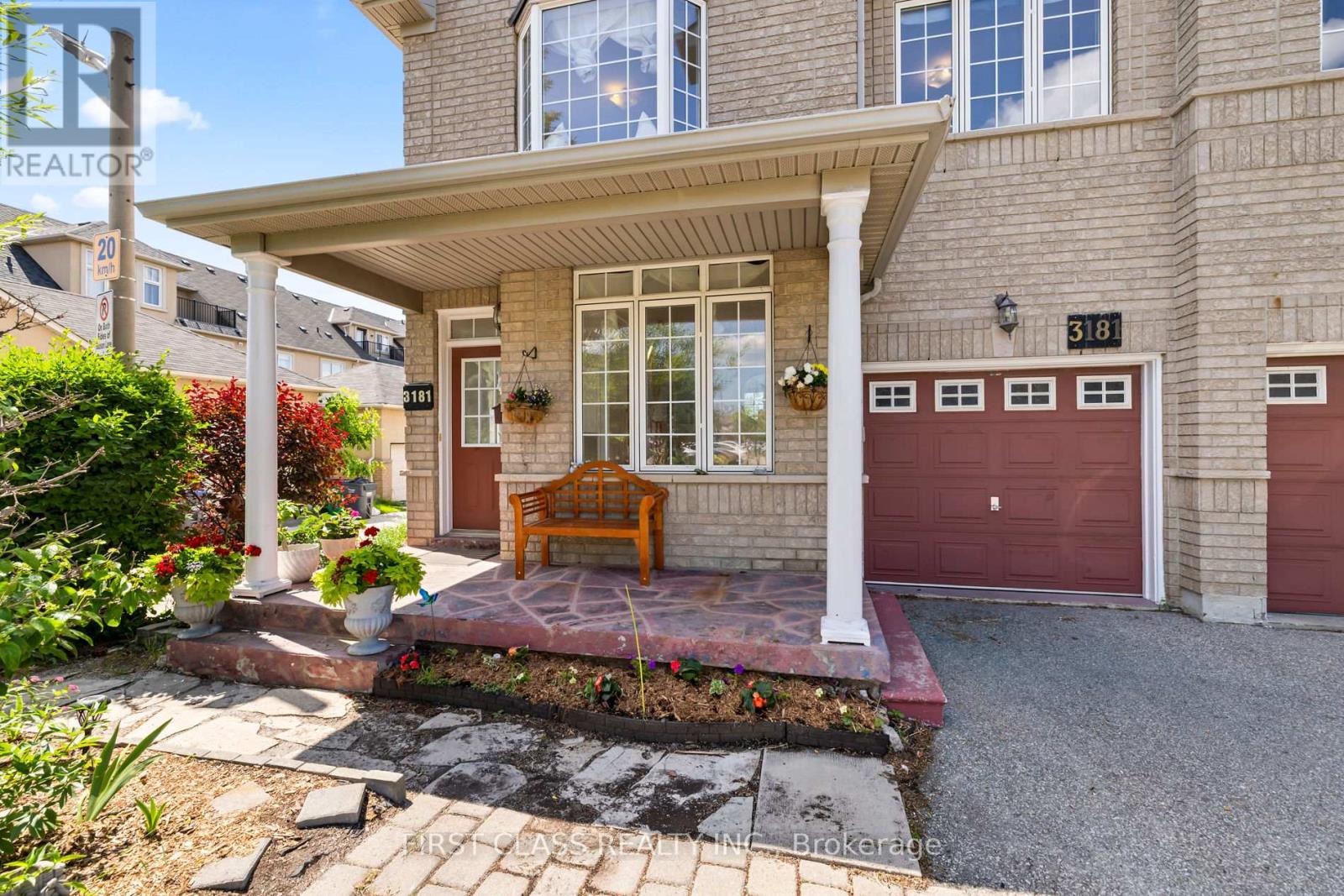 3181 Bentley Drive W, Mississauga, Ontario  L5M 6V8 - Photo 2 - W13448848