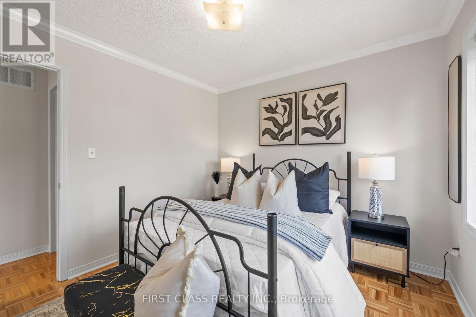 3181 Bentley Drive W, Mississauga, Ontario  L5M 6V8 - Photo 23 - W13448848