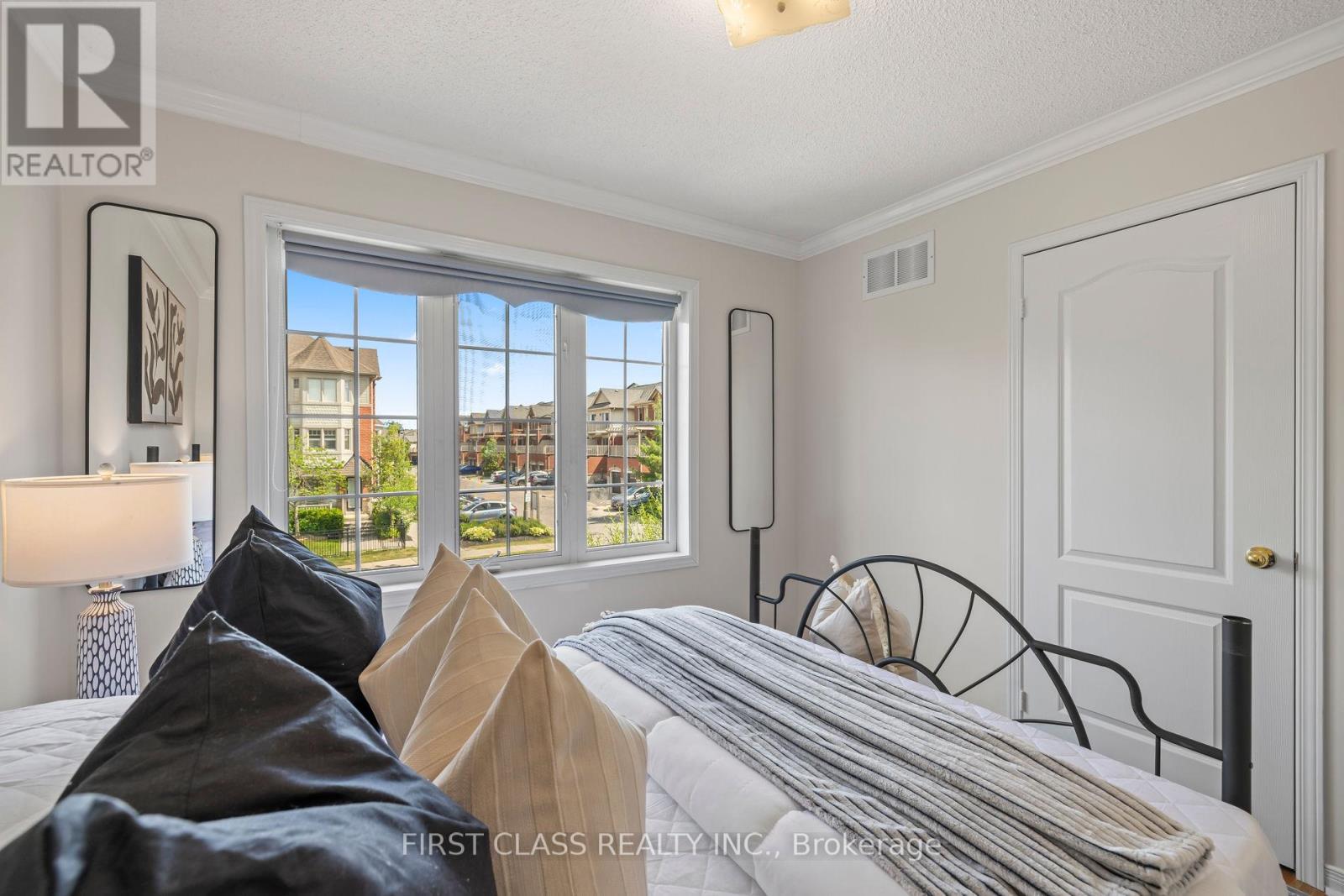 3181 Bentley Drive W, Mississauga, Ontario  L5M 6V8 - Photo 24 - W13448848