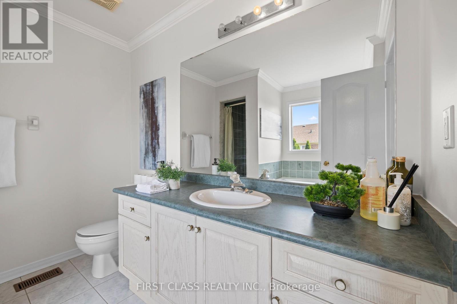3181 Bentley Drive W, Mississauga, Ontario  L5M 6V8 - Photo 31 - W13448848