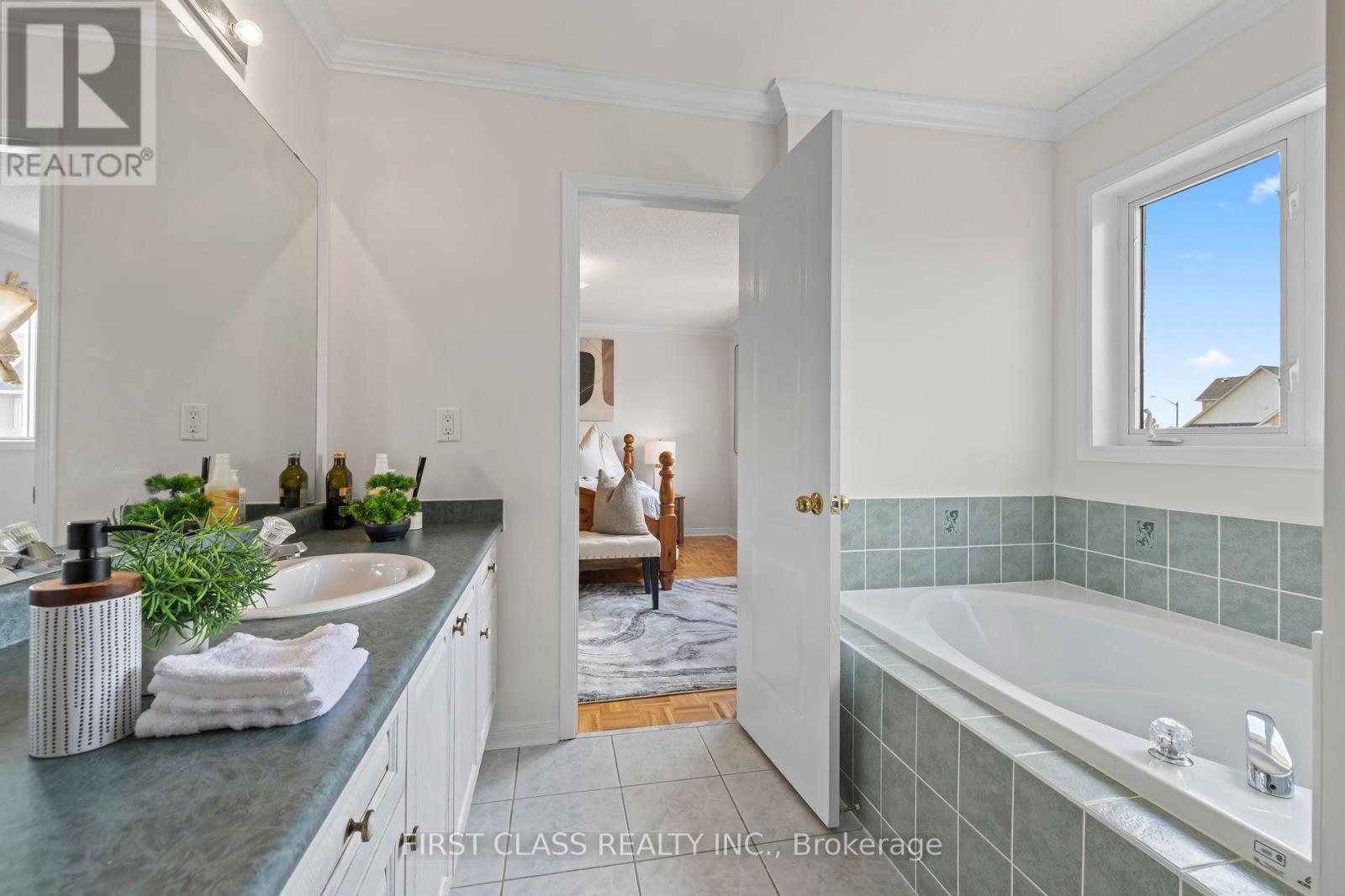 3181 Bentley Drive W, Mississauga, Ontario  L5M 6V8 - Photo 34 - W13448848