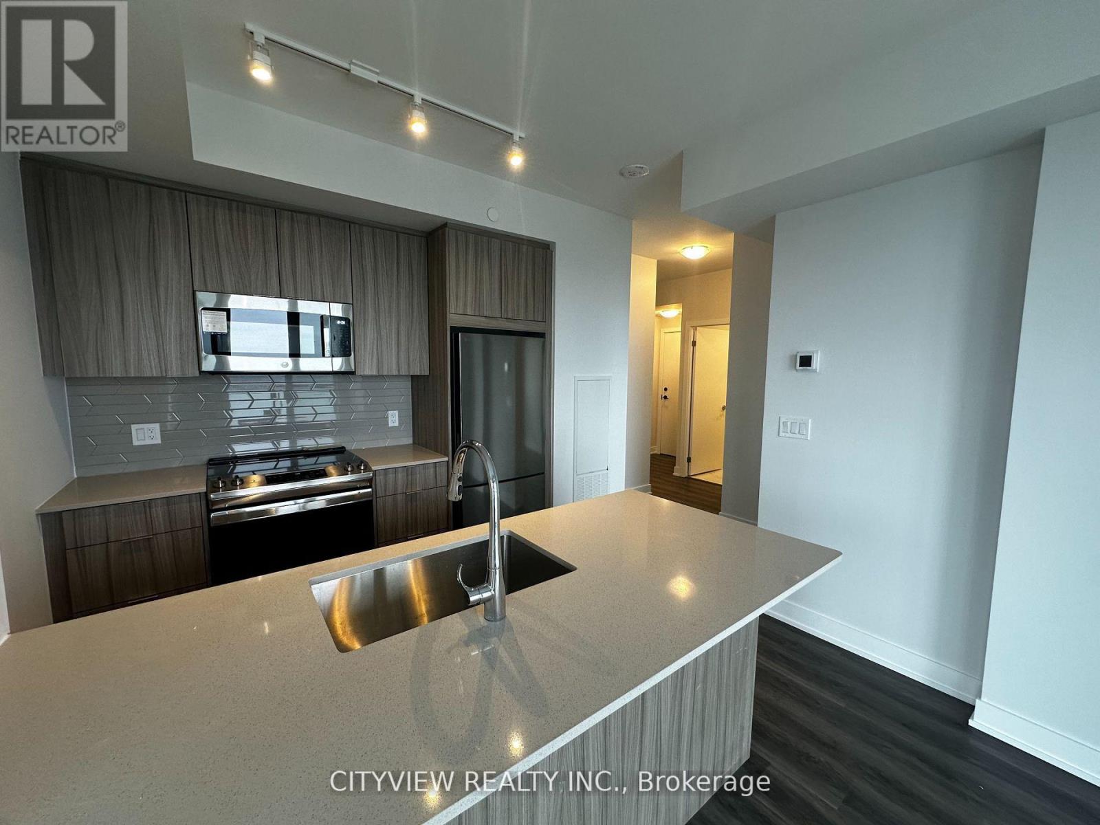 1708 - 430 Square One Drive, Mississauga, Ontario  L5B 0L6 - Photo 3 - W13448854