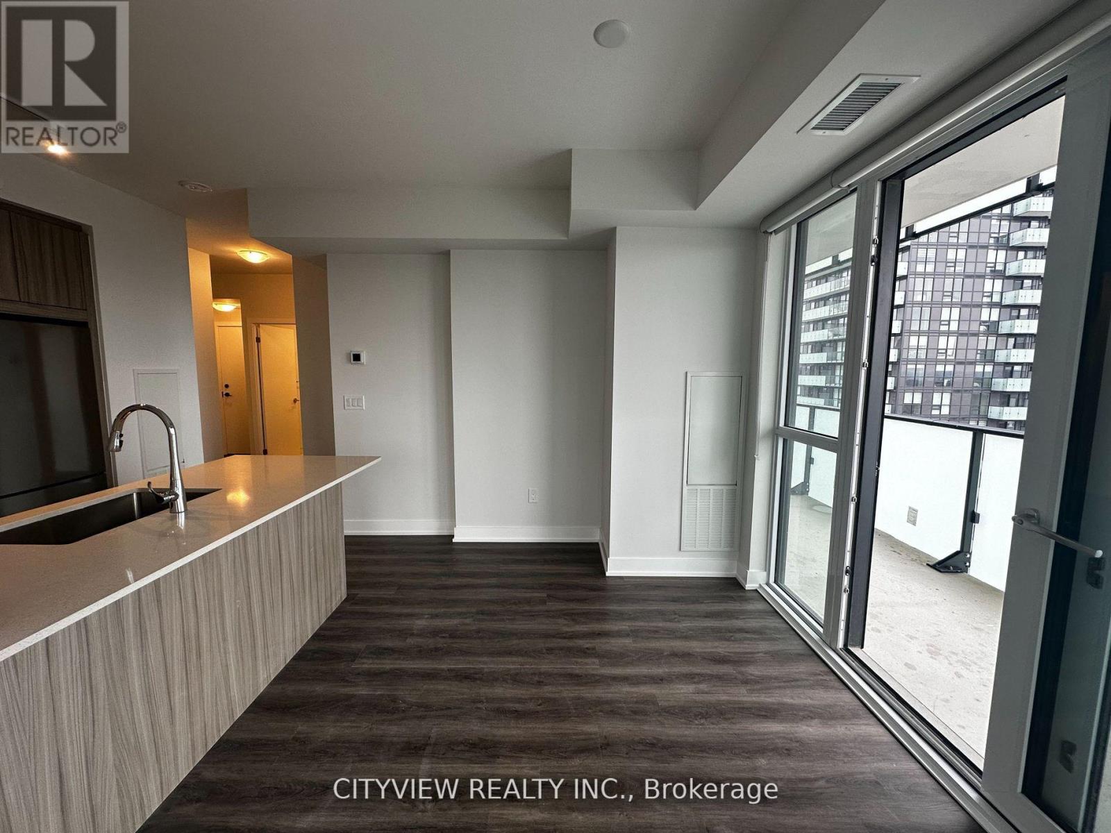 1708 - 430 Square One Drive, Mississauga, Ontario  L5B 0L6 - Photo 7 - W13448854