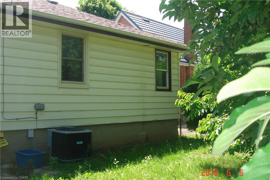 742 Garth Street, Hamilton, Ontario  L9C 4K3 - Photo 16 - 40840157