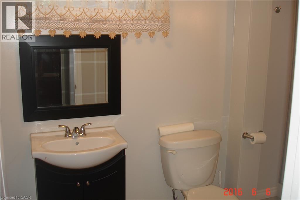 742 Garth Street, Hamilton, Ontario  L9C 4K3 - Photo 5 - 40840157