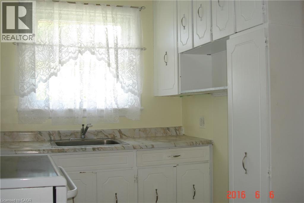 742 Garth Street, Hamilton, Ontario  L9C 4K3 - Photo 8 - 40840157