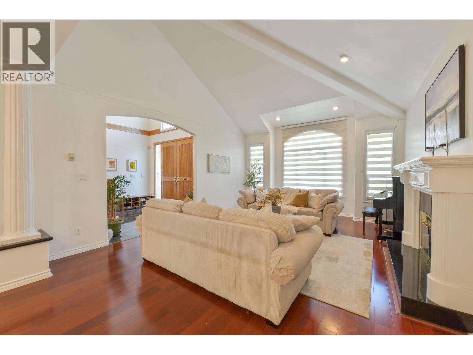 9760 Gilhurst Crescent, Richmond, British Columbia  V7A 1P2 - Photo 4 - R3136160