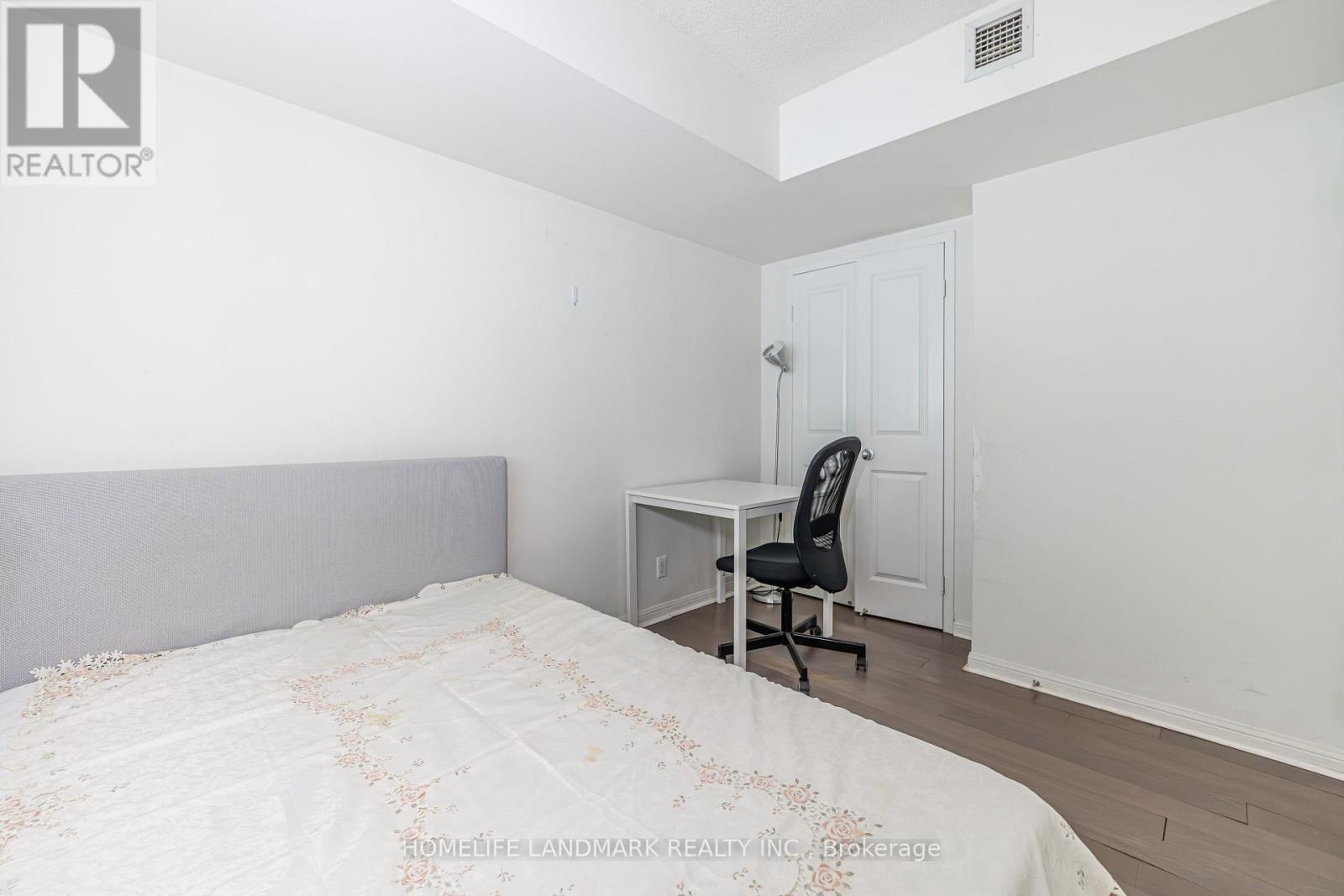 1802 - 11 St Joseph Street, Toronto, Ontario  M4Y 3G4 - Photo 11 - C13448924