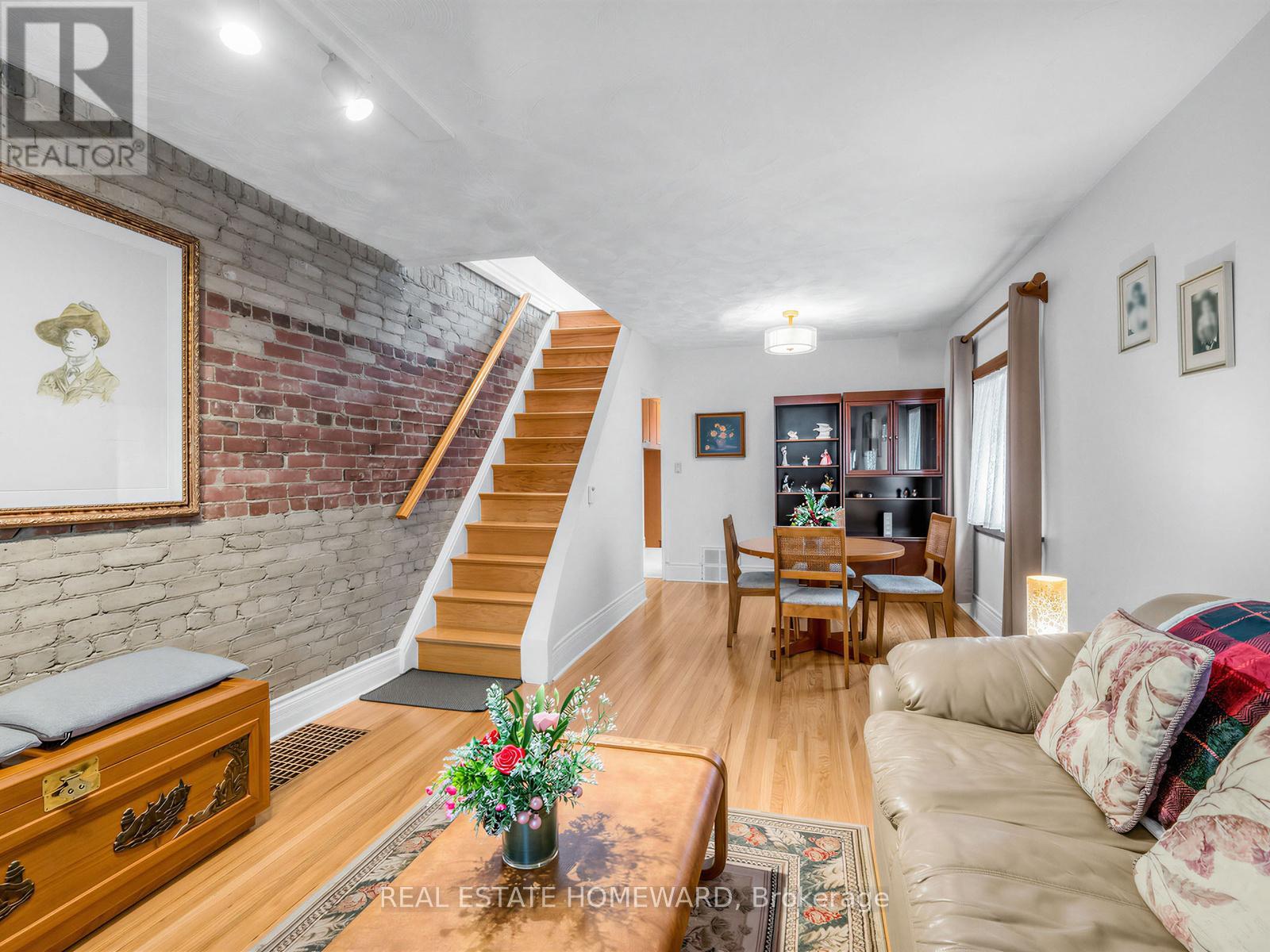 132 Woodmount Avenue, Toronto, Ontario  M4C 3Y8 - Photo 10 - E13448902