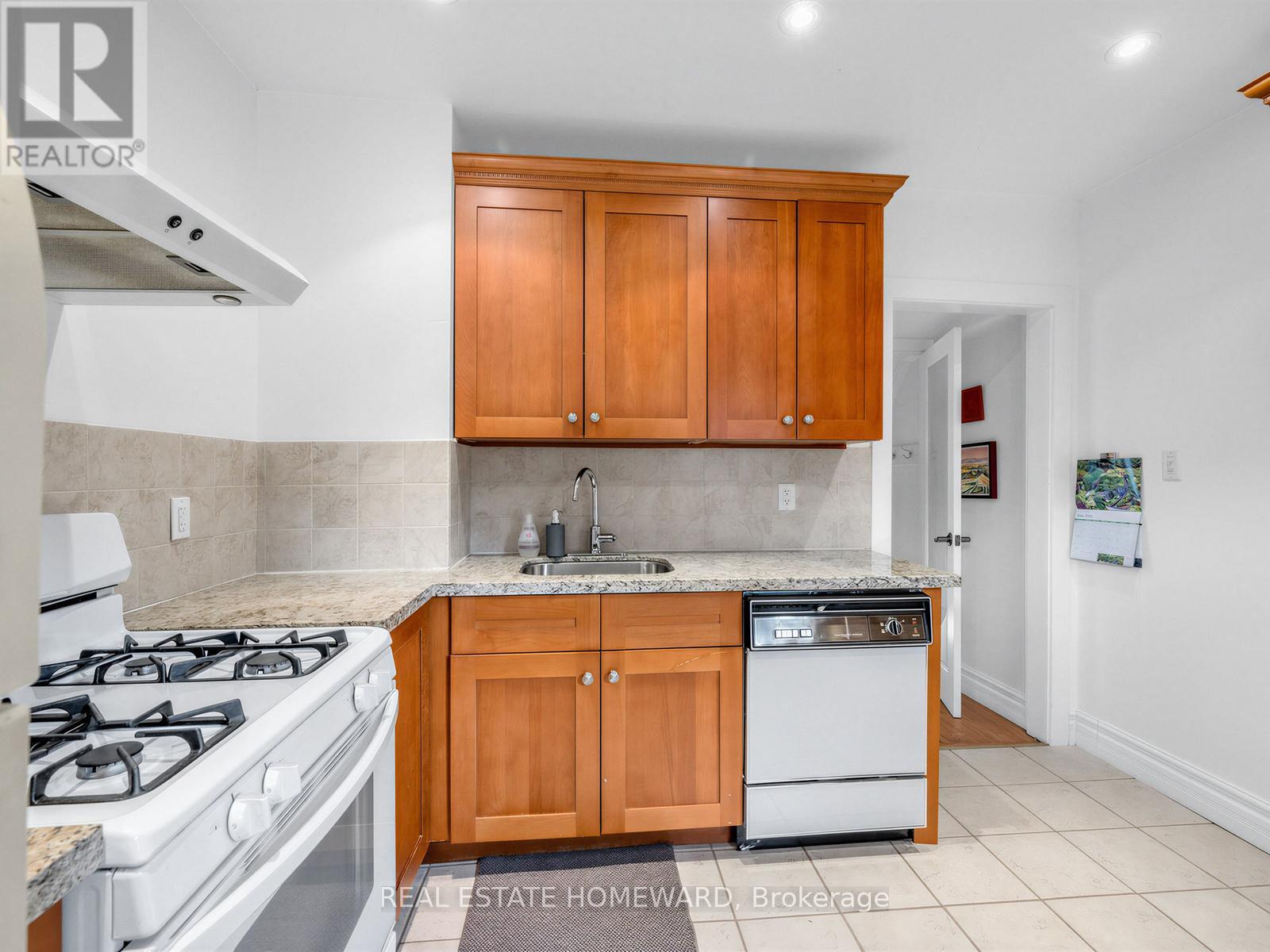 132 Woodmount Avenue, Toronto, Ontario  M4C 3Y8 - Photo 16 - E13448902