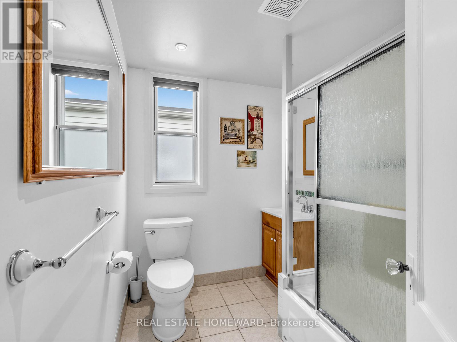 132 Woodmount Avenue, Toronto, Ontario  M4C 3Y8 - Photo 28 - E13448902