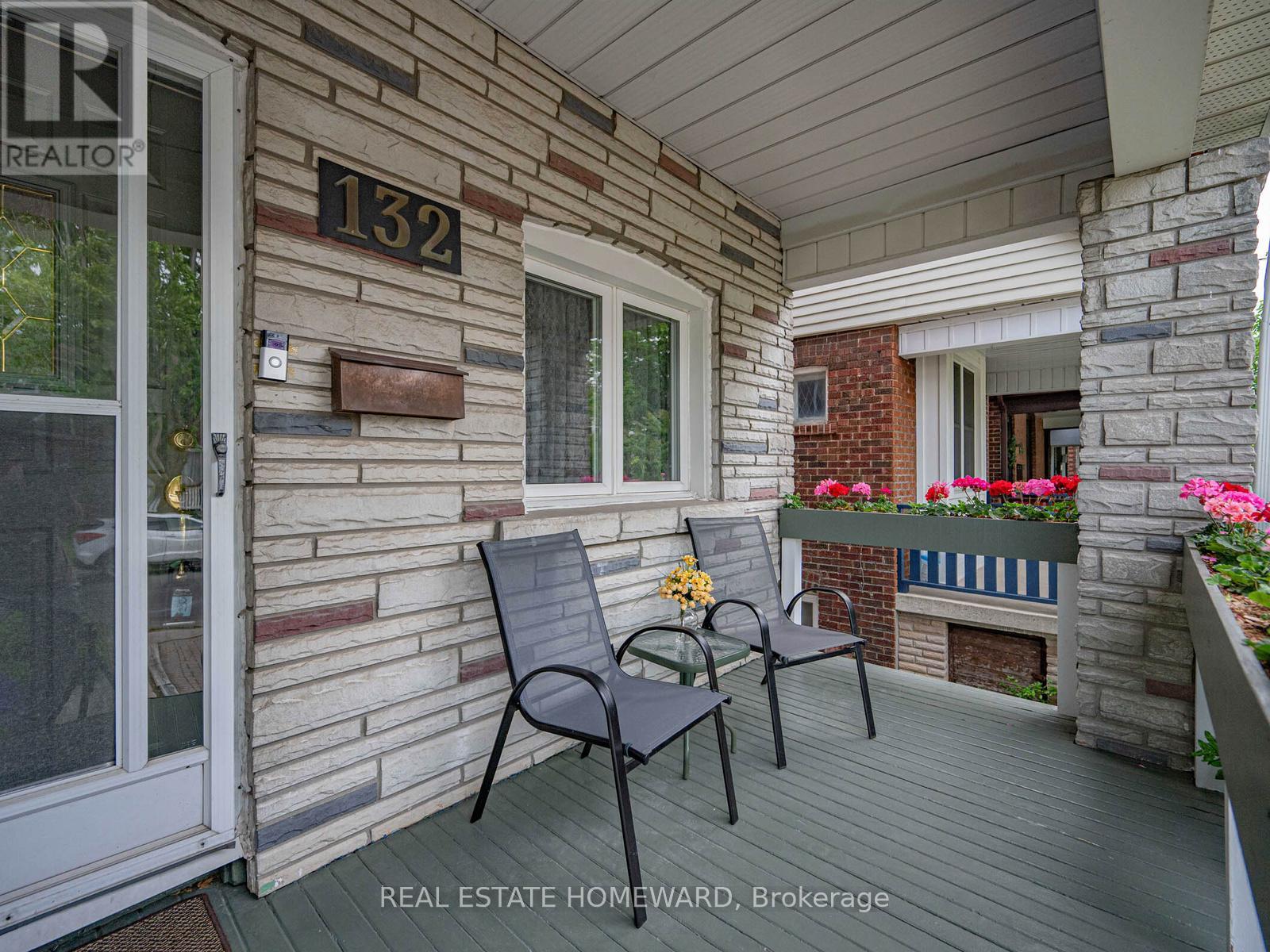 132 Woodmount Avenue, Toronto, Ontario  M4C 3Y8 - Photo 4 - E13448902