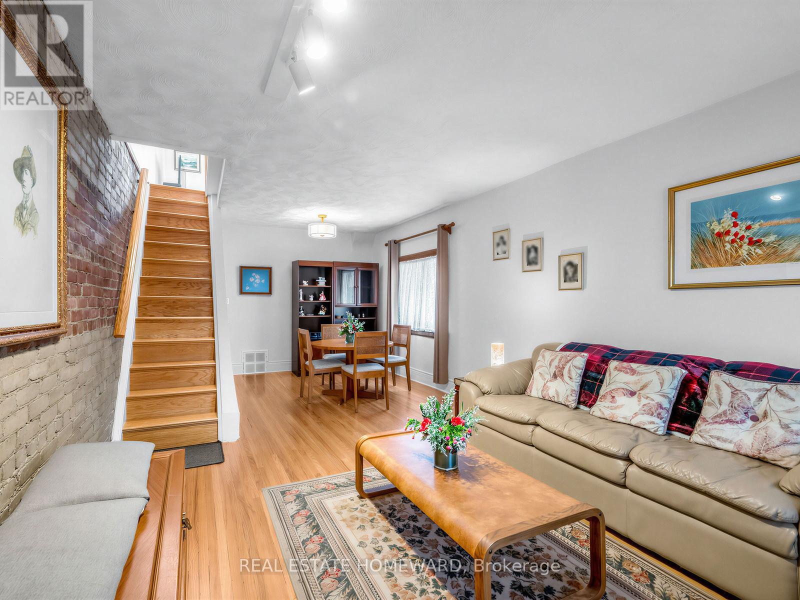 132 Woodmount Avenue, Toronto, Ontario  M4C 3Y8 - Photo 6 - E13448902