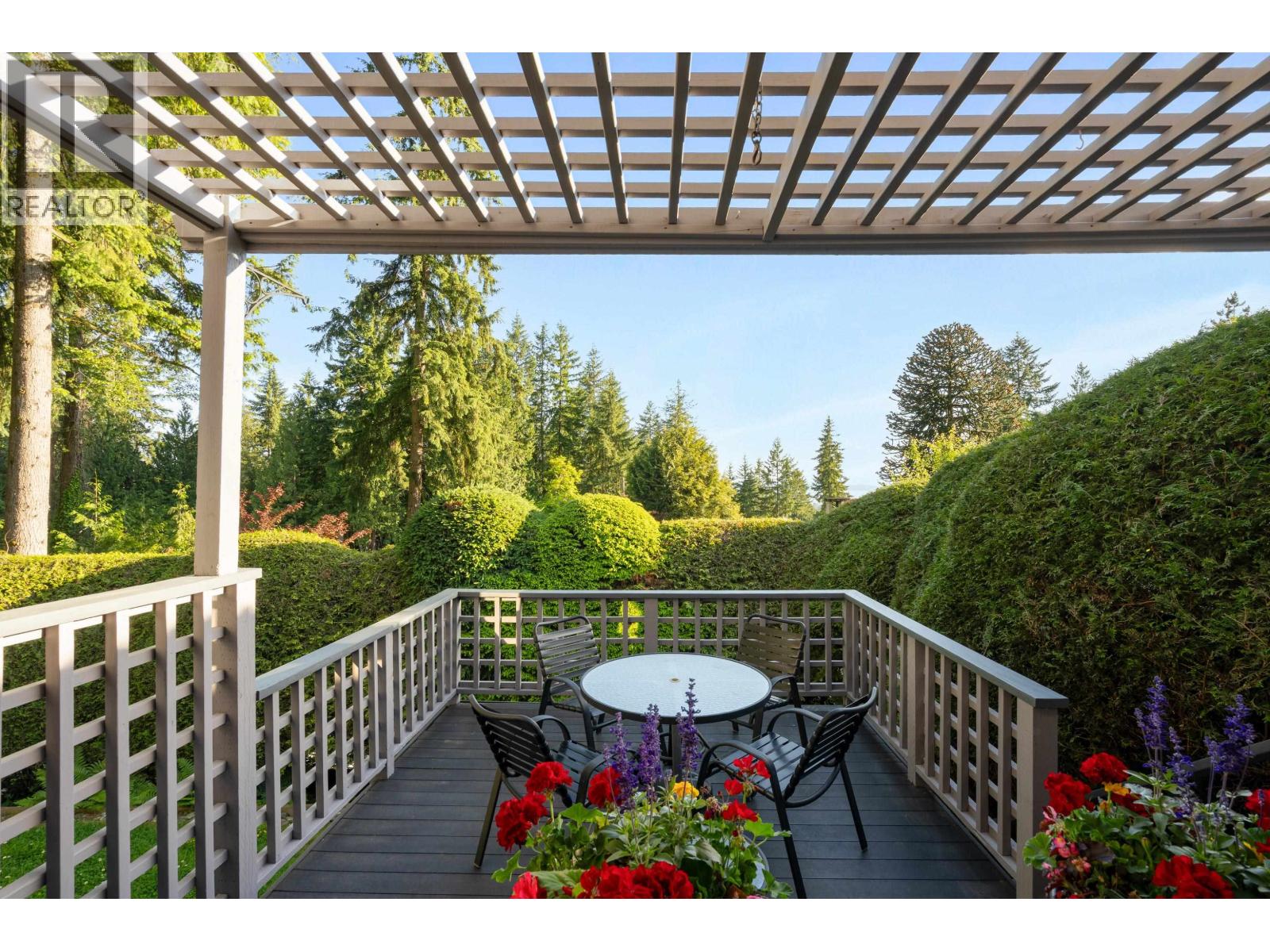 551 Palisade Drive, North Vancouver, British Columbia  V7R 2H9 - Photo 9 - R3136228