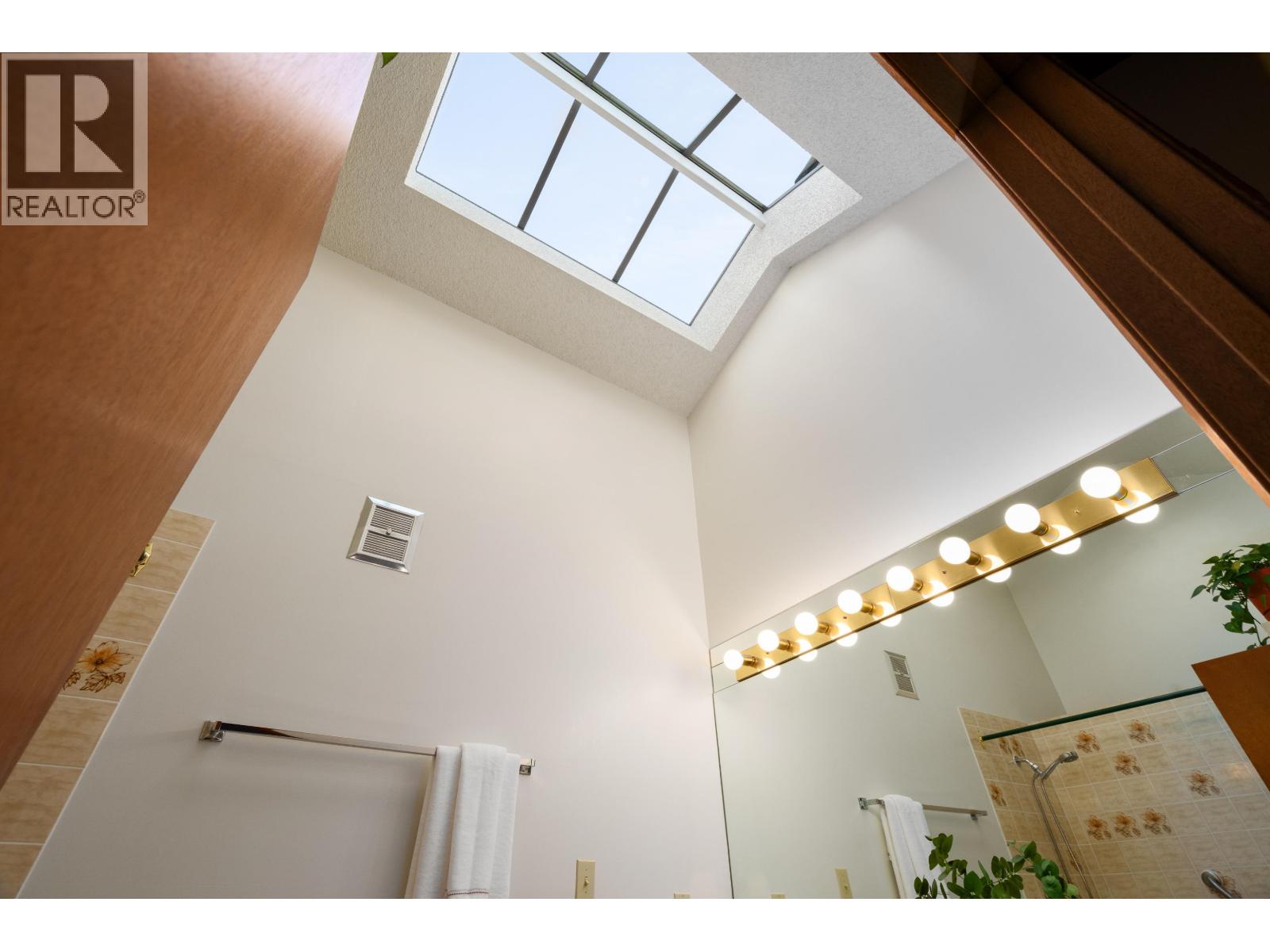 551 Palisade Drive, North Vancouver, British Columbia  V7R 2H9 - Photo 31 - R3136228