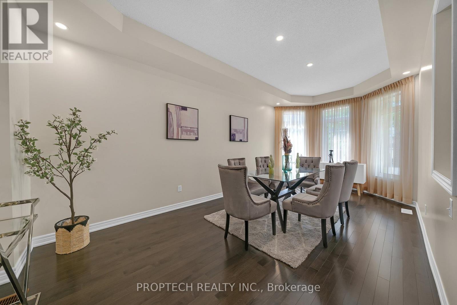 74 Manila Avenue, Markham, Ontario  L6C 0R7 - Photo 3 - N13448932