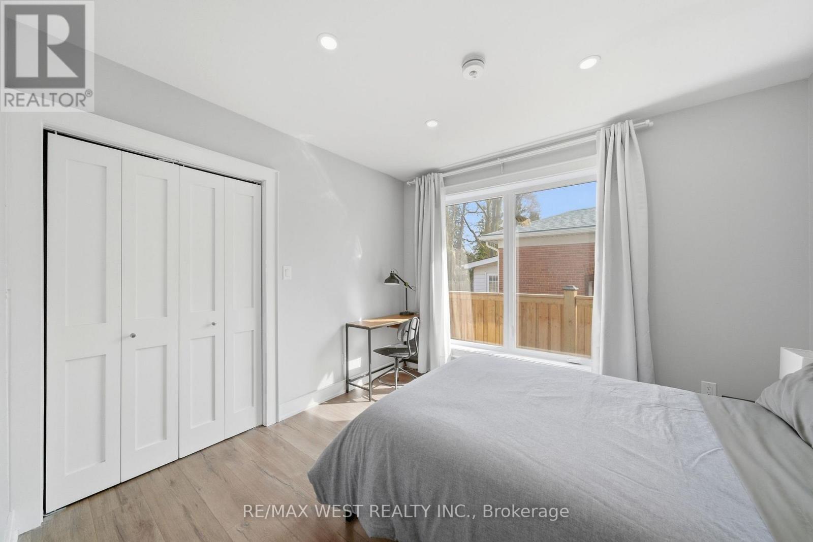 104 Great Oak Drive, Toronto, Ontario  M9A 1N5 - Photo 18 - W13448890