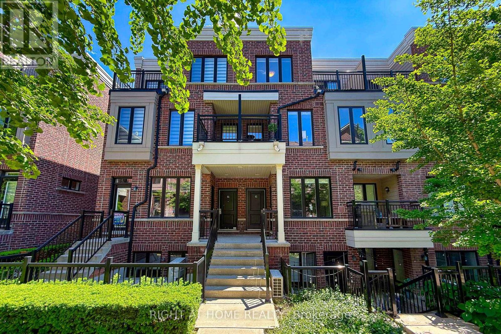 15 - 10 CARNATION AVENUE, Toronto, Ontario