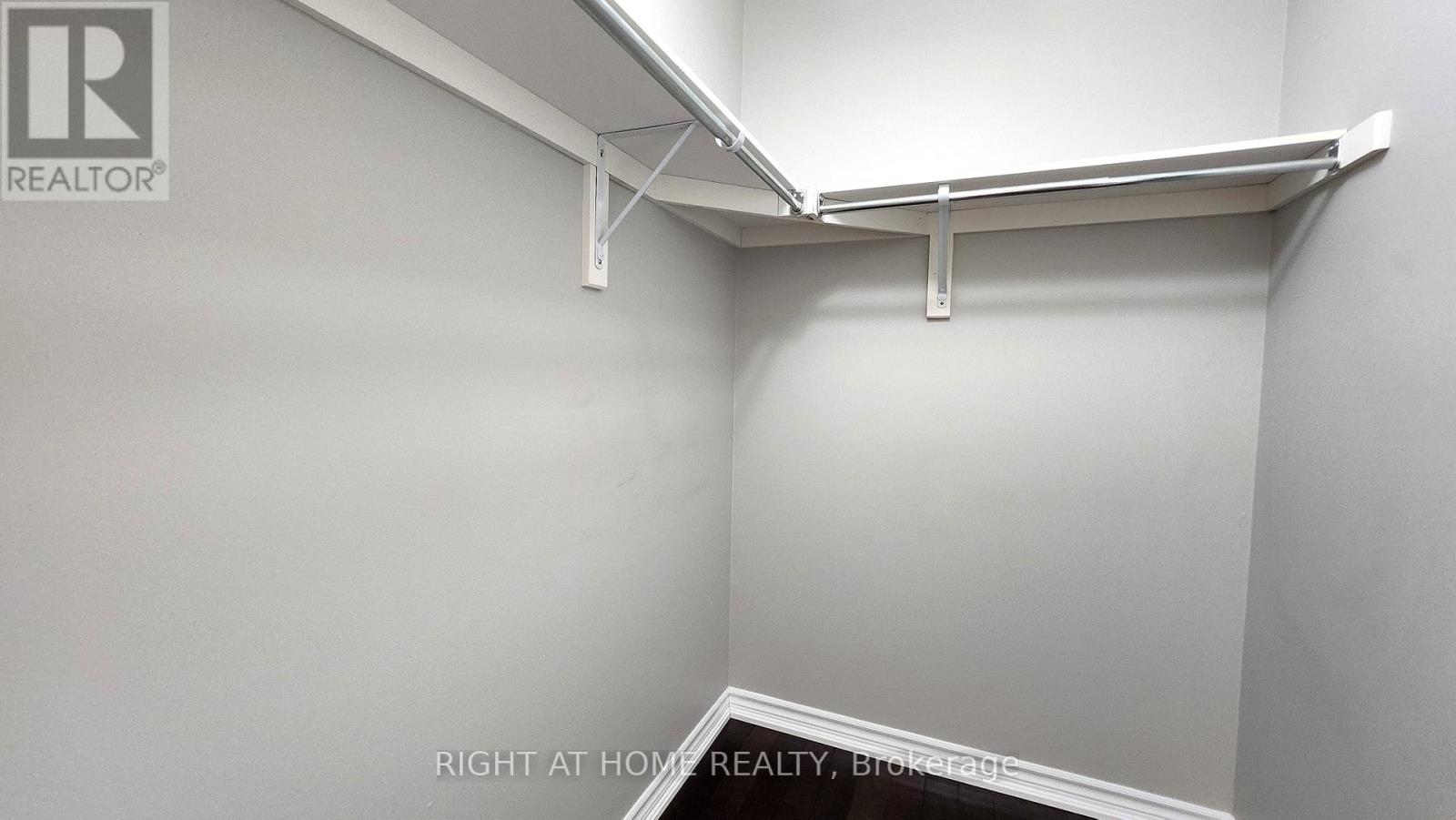 1359 Kestell Boulevard, Oakville, Ontario  L6H 0C9 - Photo 21 - W13448912