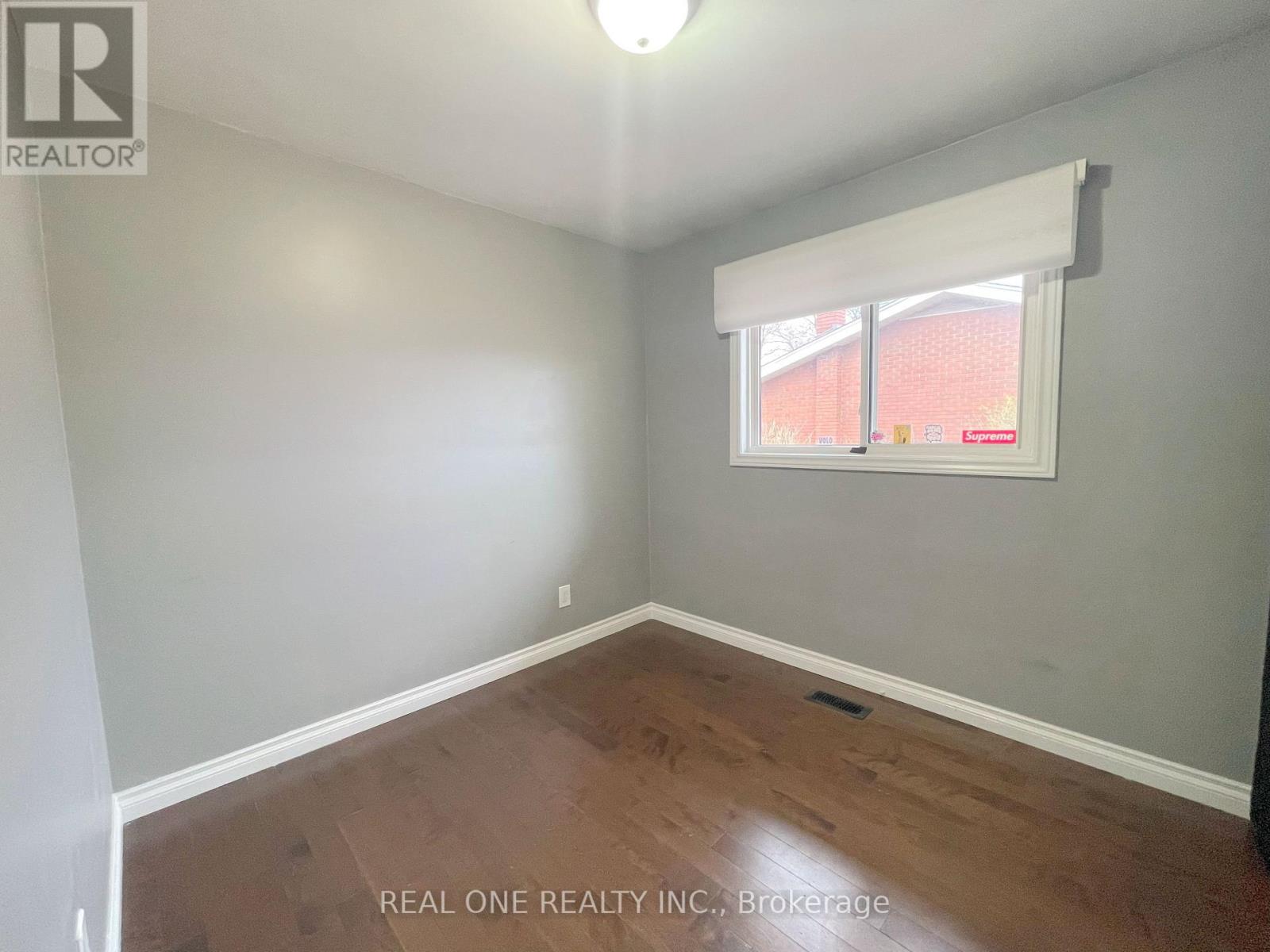 Upper - 138 Welbourn Drive, Hamilton, Ontario  L9A 3N4 - Photo 15 - X13448926
