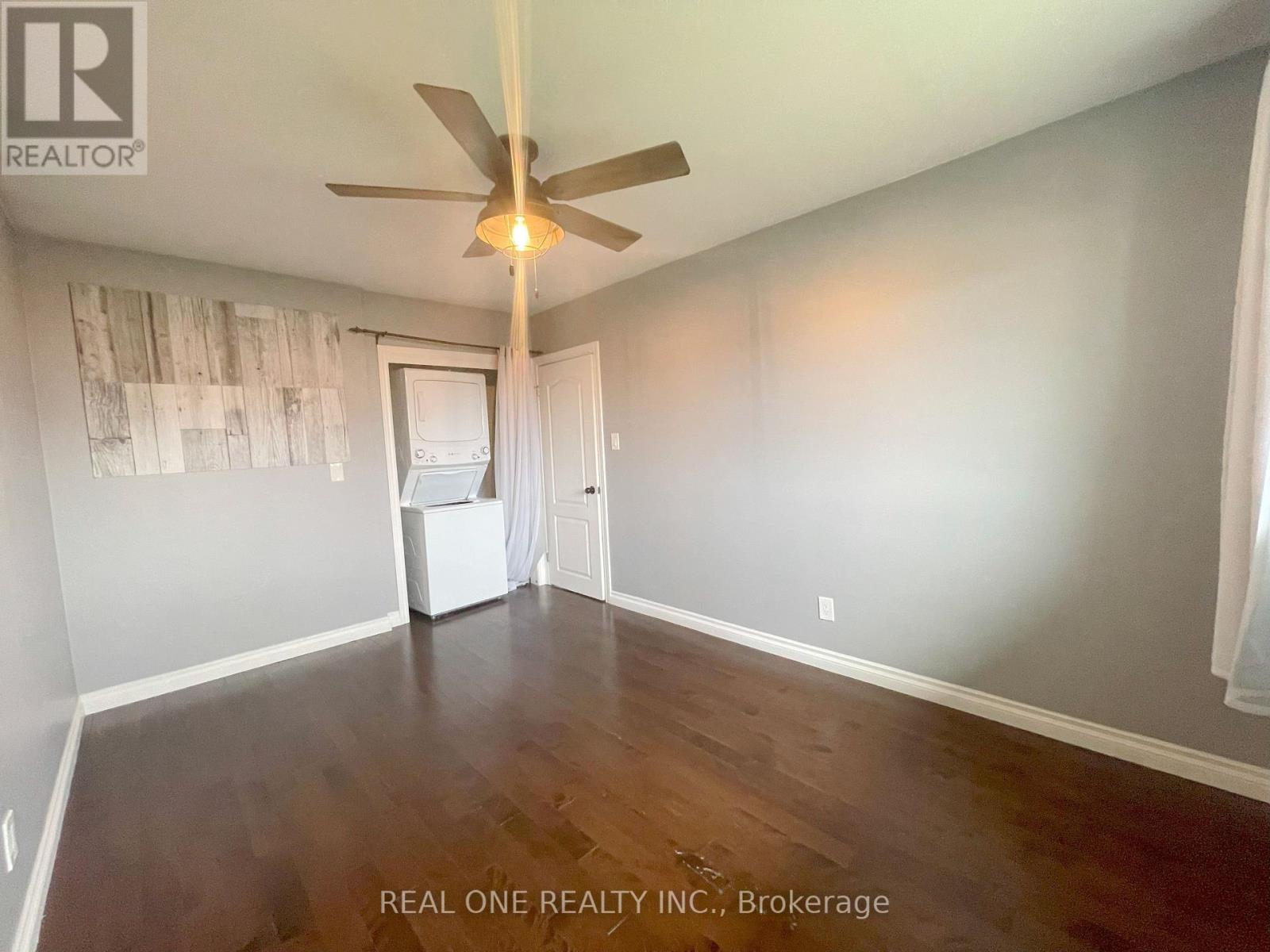 Upper - 138 Welbourn Drive, Hamilton, Ontario  L9A 3N4 - Photo 18 - X13448926