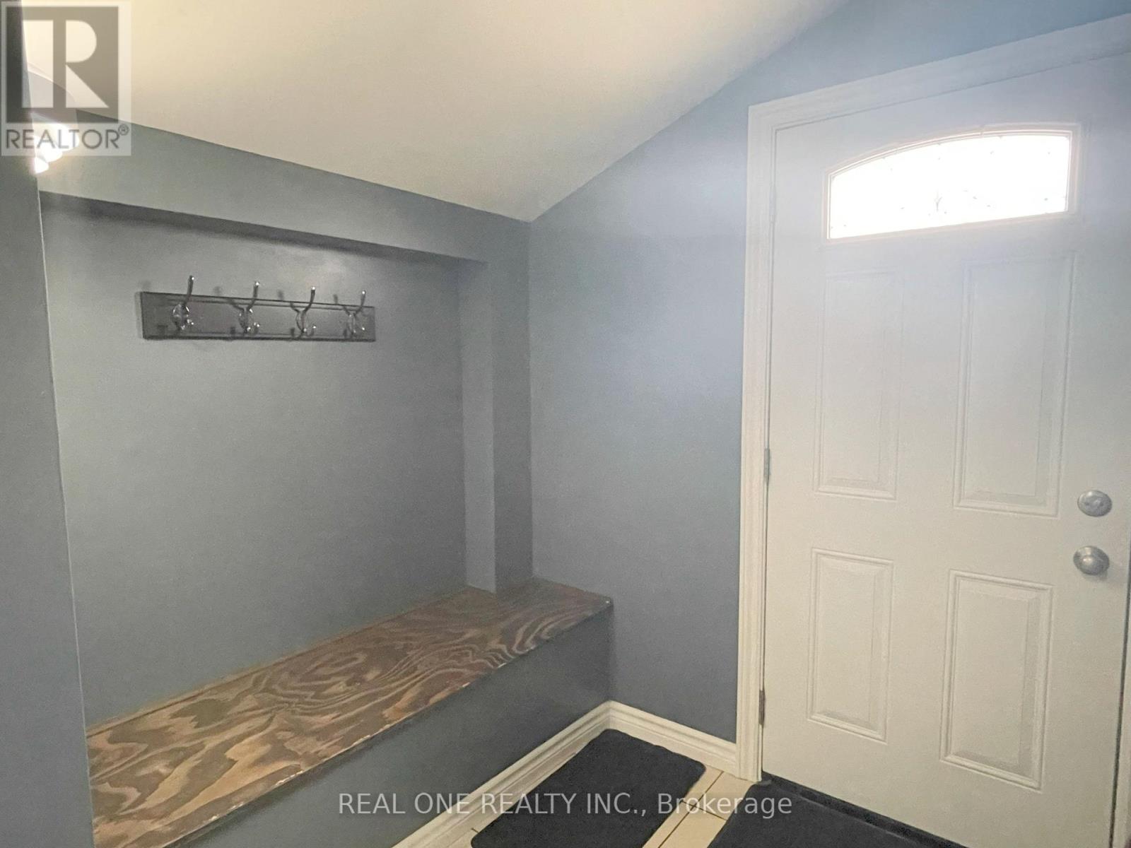 Upper - 138 Welbourn Drive, Hamilton, Ontario  L9A 3N4 - Photo 21 - X13448926