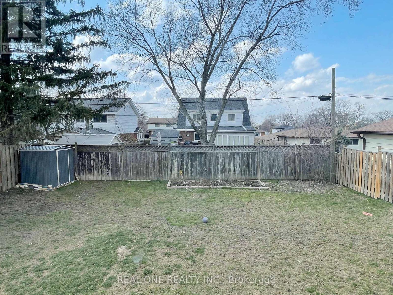 Upper - 138 Welbourn Drive, Hamilton, Ontario  L9A 3N4 - Photo 22 - X13448926