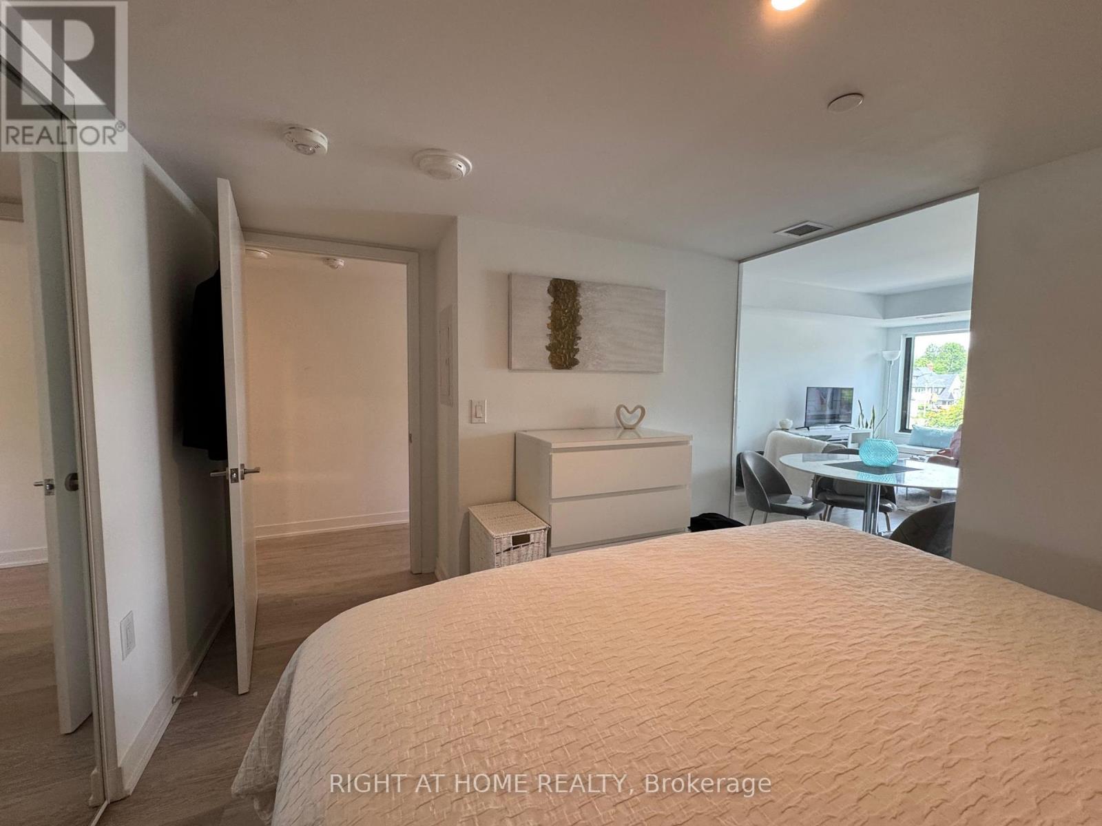 310 - 3 Strathgowan Avenue, Toronto, Ontario  M4N 1B8 - Photo 11 - C13448962