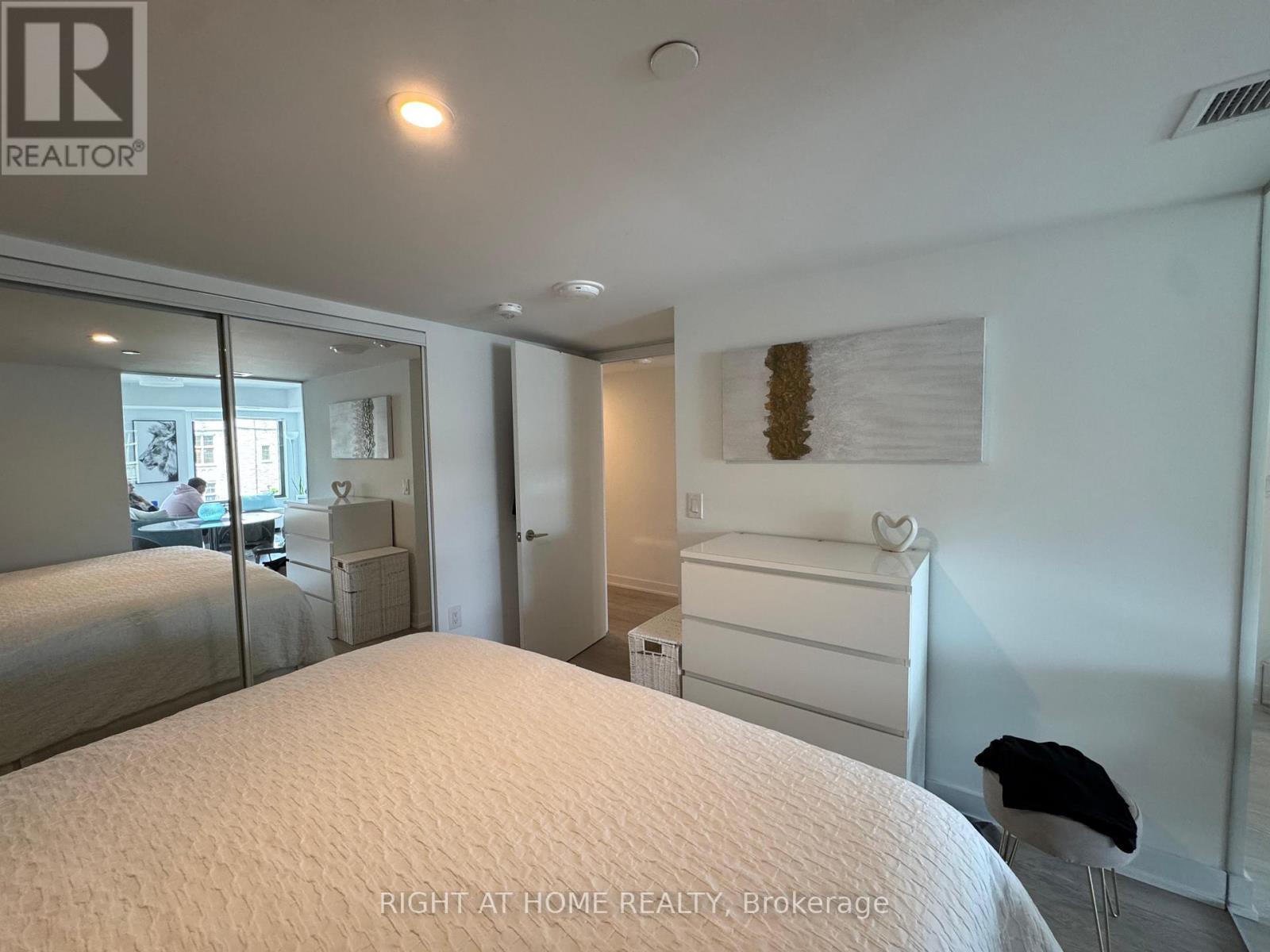 310 - 3 Strathgowan Avenue, Toronto, Ontario  M4N 1B8 - Photo 14 - C13448962