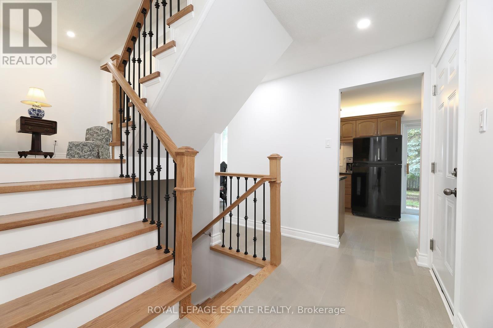 17 Jacob Drive, Whitby, Ontario  L1P 1A9 - Photo 5 - E13448942