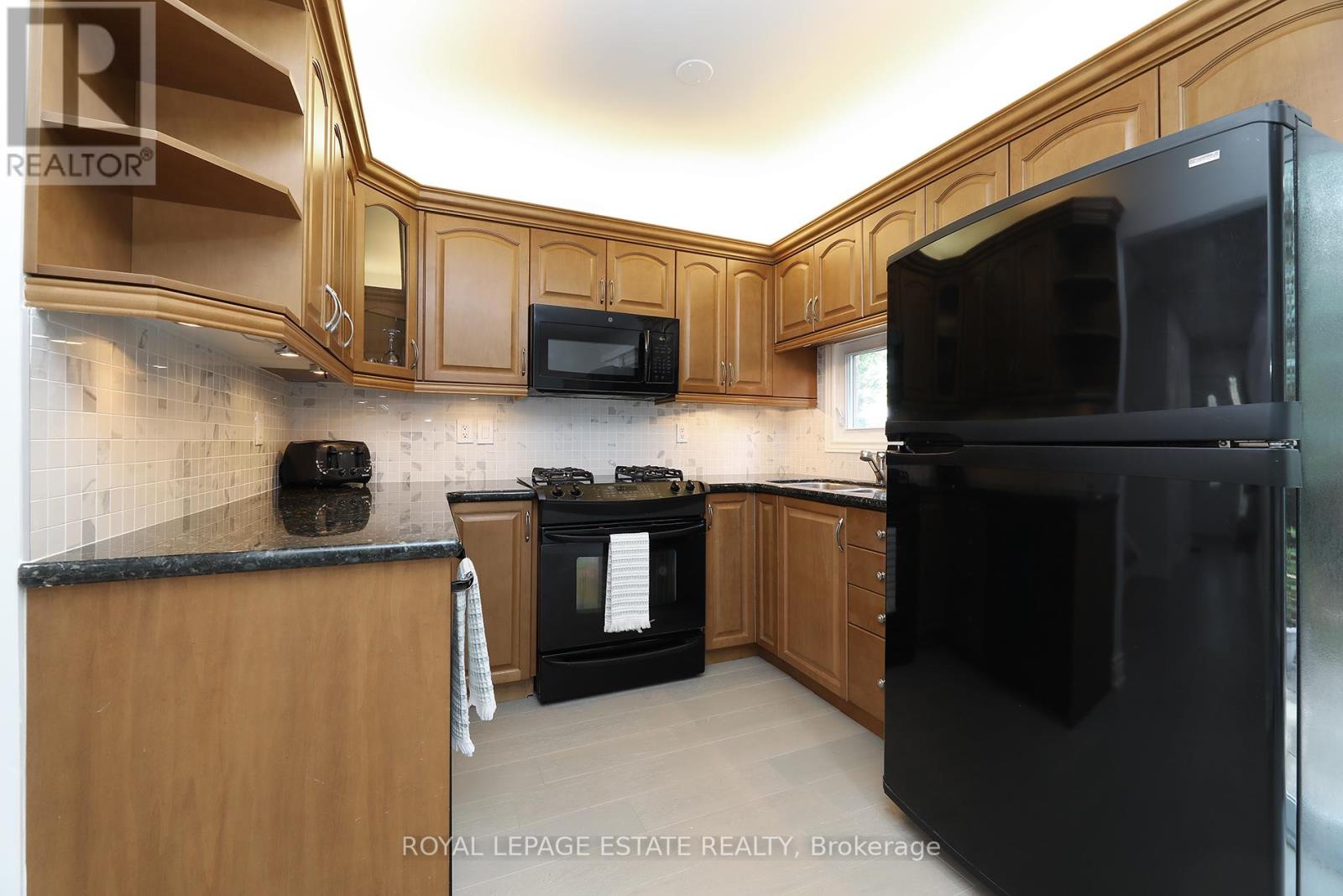 17 Jacob Drive, Whitby, Ontario  L1P 1A9 - Photo 7 - E13448942