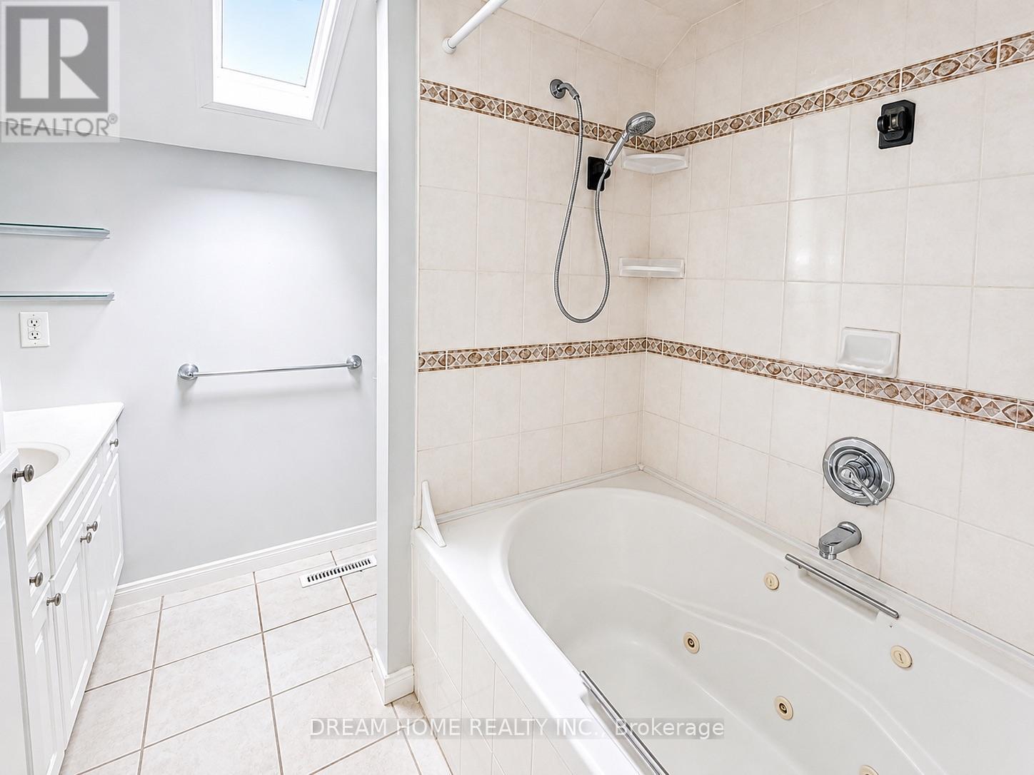 Main Floor - 26 Arlene Crescent, Toronto, Ontario  M1P 3L9 - Photo 12 - E13448976