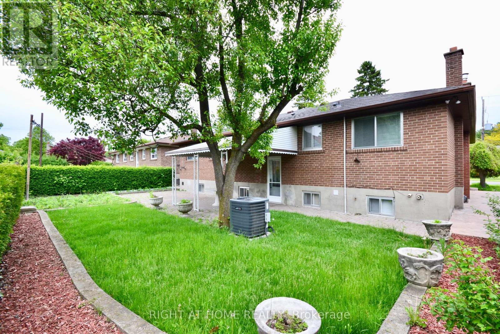 42 Culford Road, Toronto, Ontario  M6M 4J7 - Photo 2 - W13448938