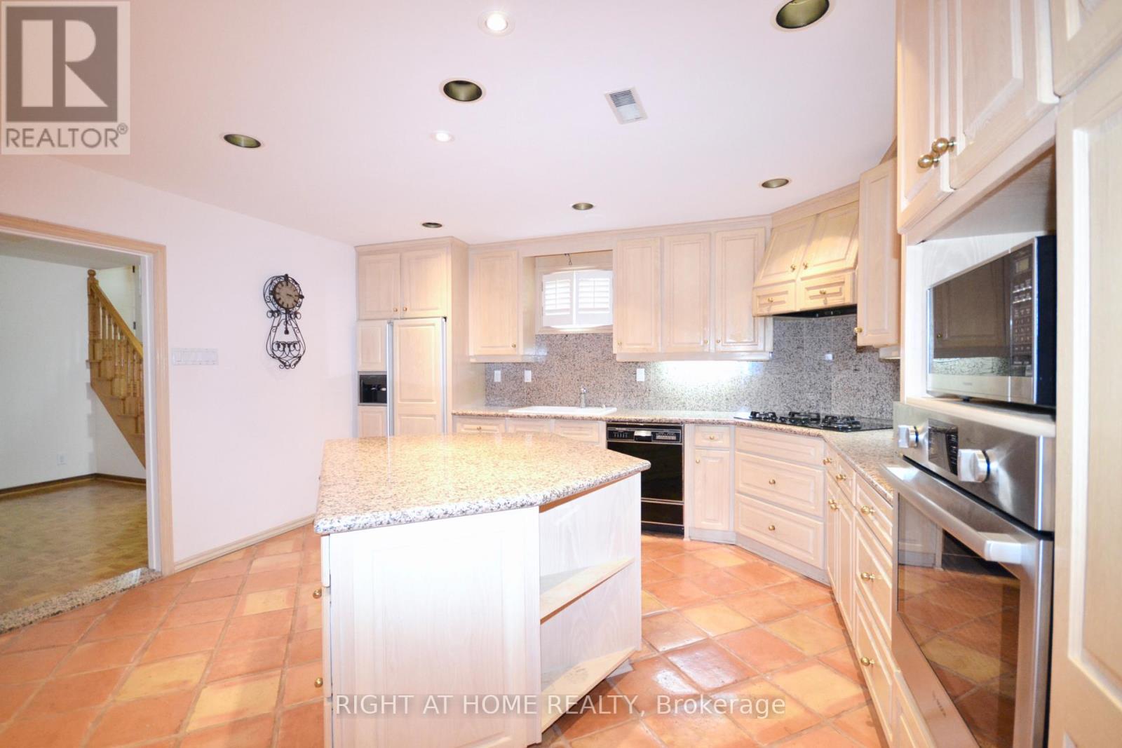 42 Culford Road, Toronto, Ontario  M6M 4J7 - Photo 29 - W13448938