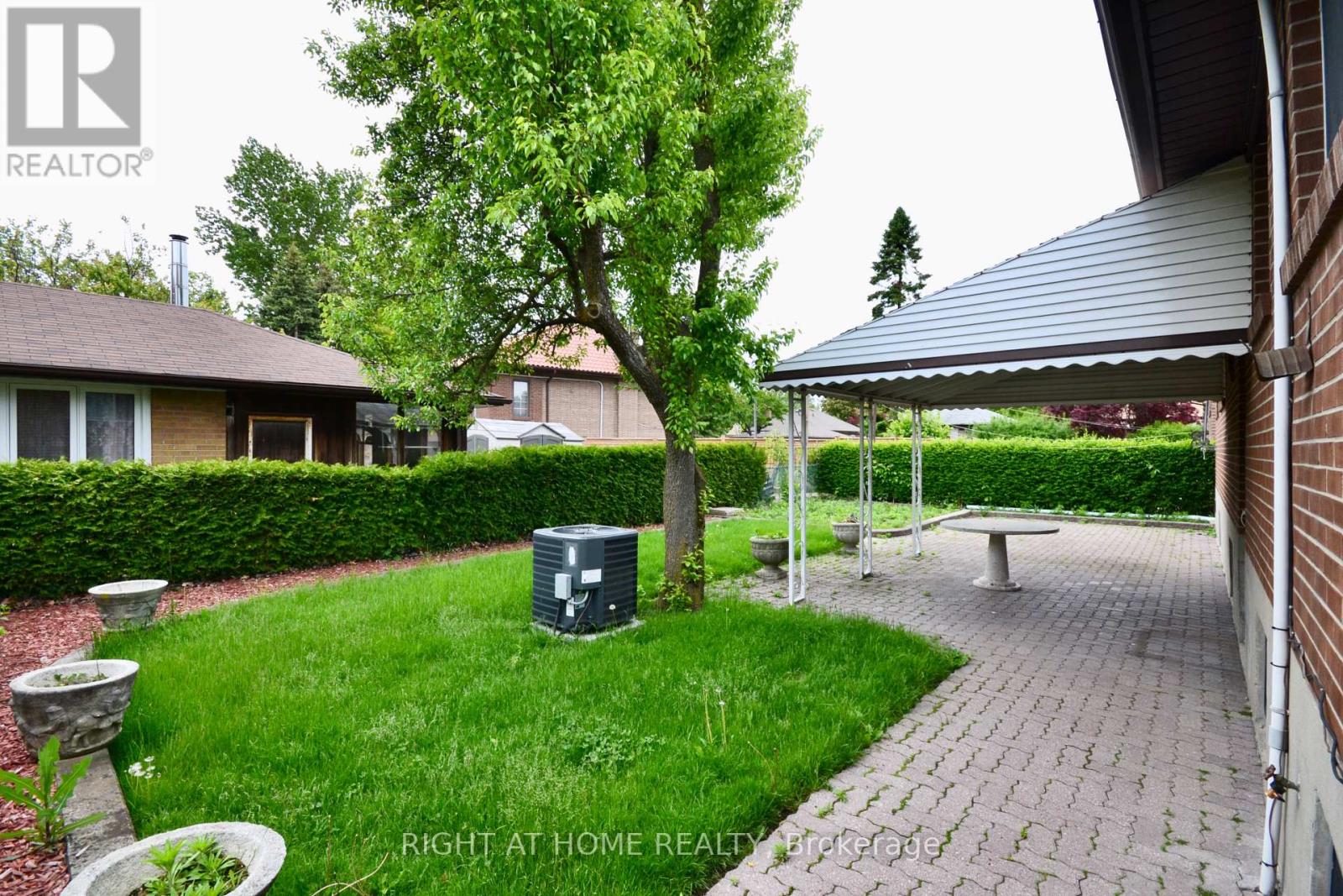 42 Culford Road, Toronto, Ontario  M6M 4J7 - Photo 3 - W13448938