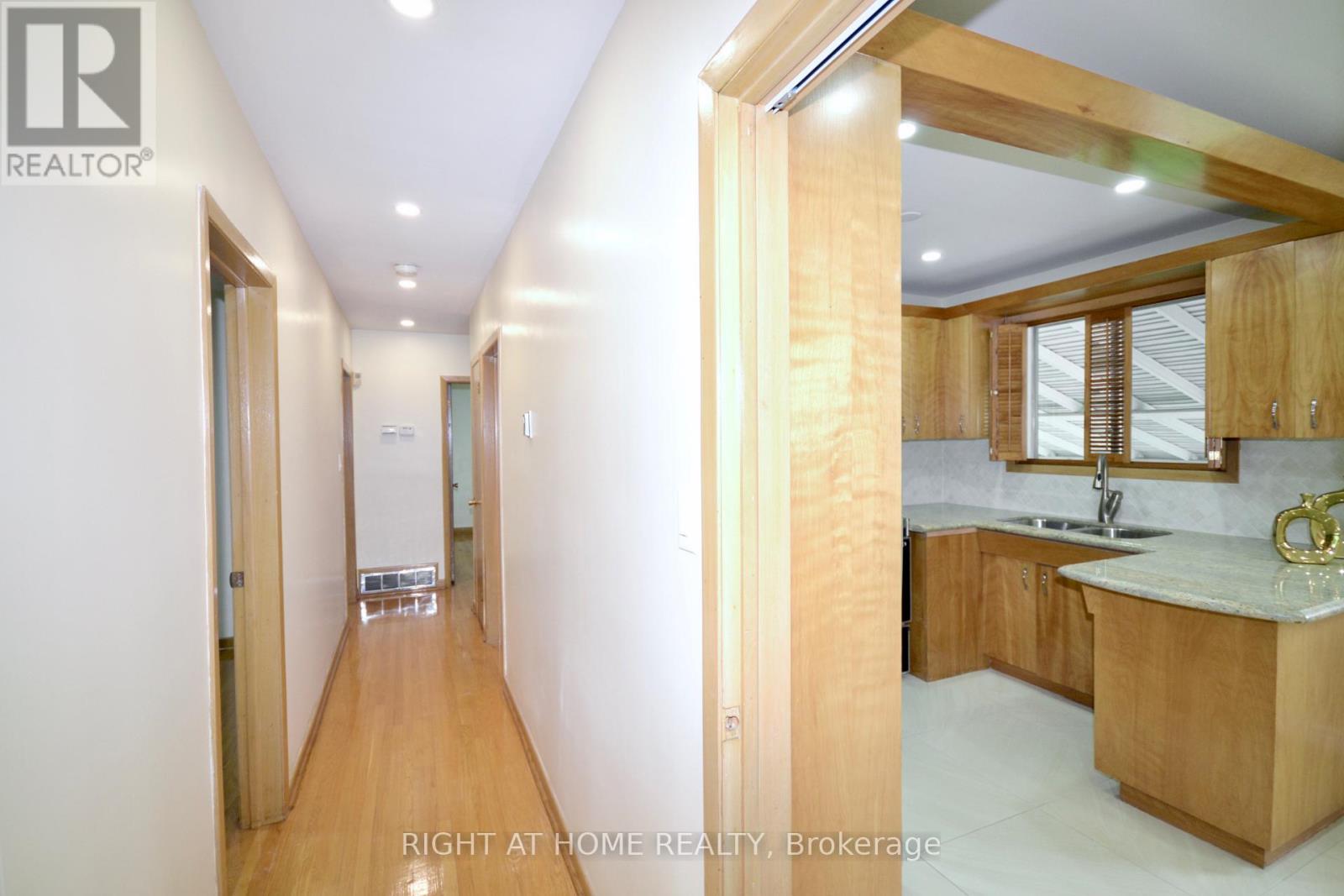42 Culford Road, Toronto, Ontario  M6M 4J7 - Photo 7 - W13448938