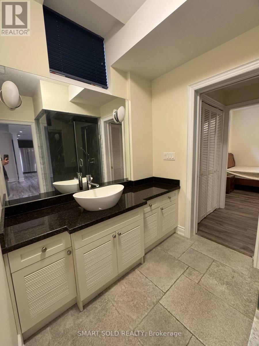2374 Robmar Drive, Oakville, Ontario  L6H 0B2 - Photo 10 - W13448964