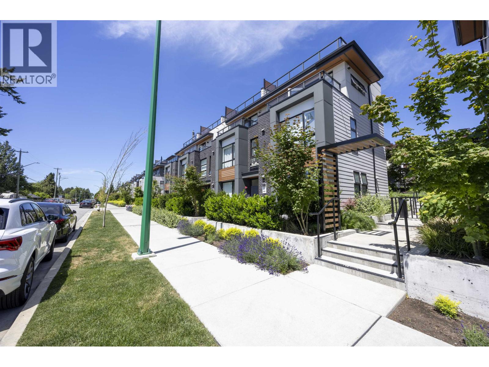 404 6085 Irmin Street, Burnaby, British Columbia  V5J 5C5 - Photo 3 - R3136286