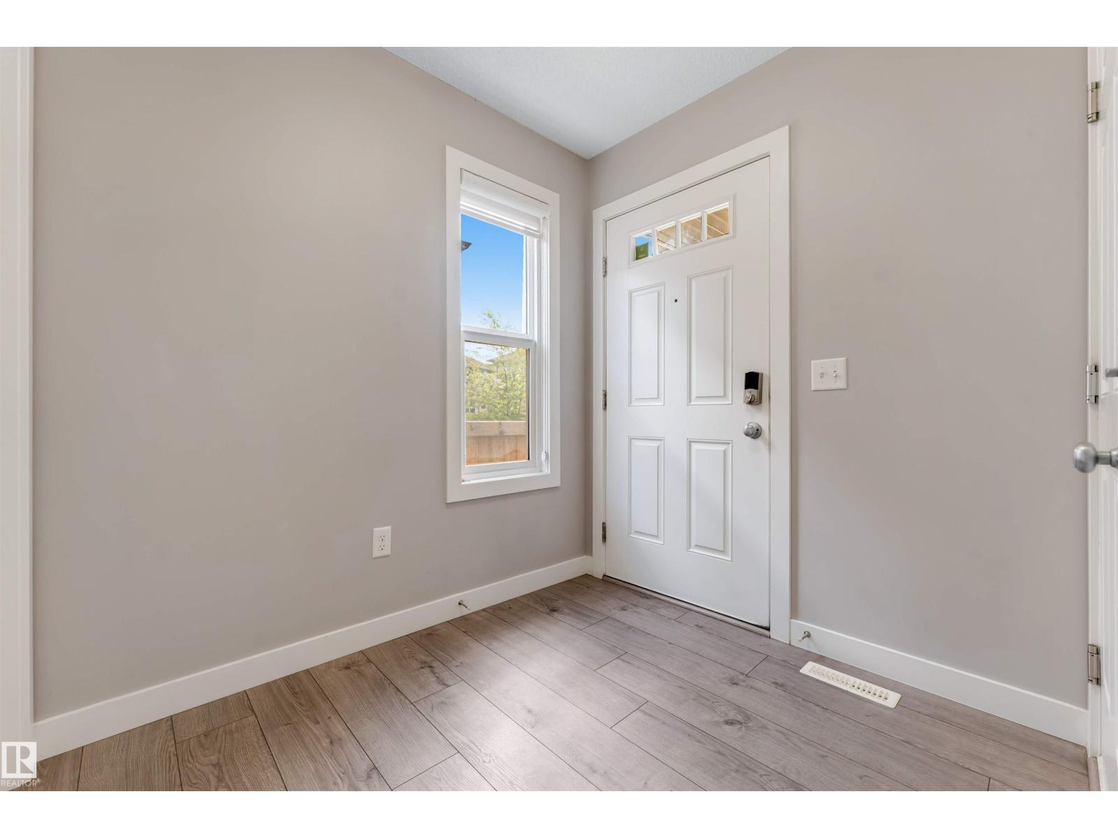 1105 33a St Nw Nw, Edmonton, Alberta T6T 2C4 - Photo 3 - E4492407