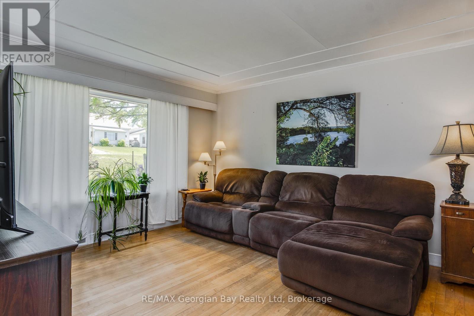 71 Poyntz Street, Penetanguishene, Ontario  L9M 1N6 - Photo 12 - S13449066